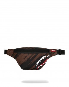 לצפייה במוצר פאוץ' Sprayground מעוצב – דגם Brown Shark Infused בשילוב משבצות וגרפיקה בועטת